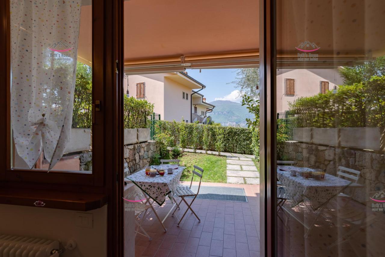 Garden Beth'S House Daire Brenzone sul Garda Dış mekan fotoğraf